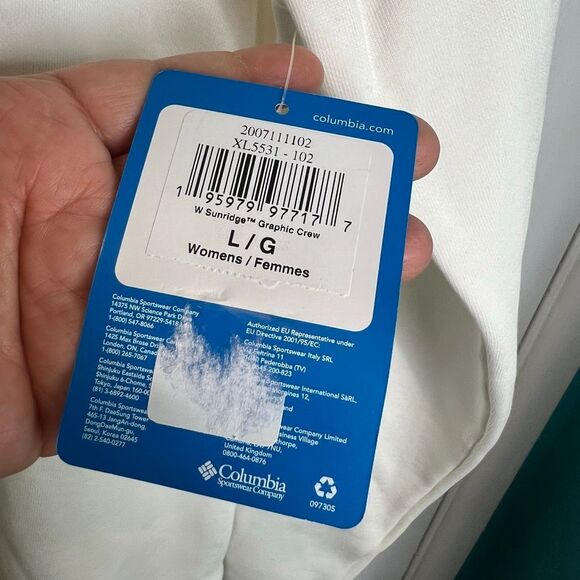 This is a Columbia Hart Mountain II Crew sweatshirt in white or cream with a mul - Picture 5 of 11